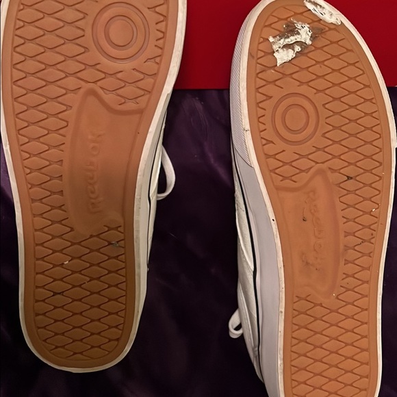 Reebok size 8.5 - Picture 4 of 4